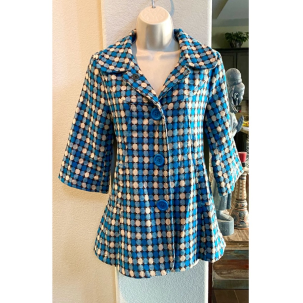 Vintage style S Line women’s coat in like new condition. Sz M